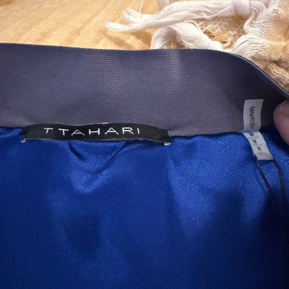 TAHARI NWT Floral Velvet Bomber Jacket with Silk Lining and Chain Zipper - Picture 6 of 8